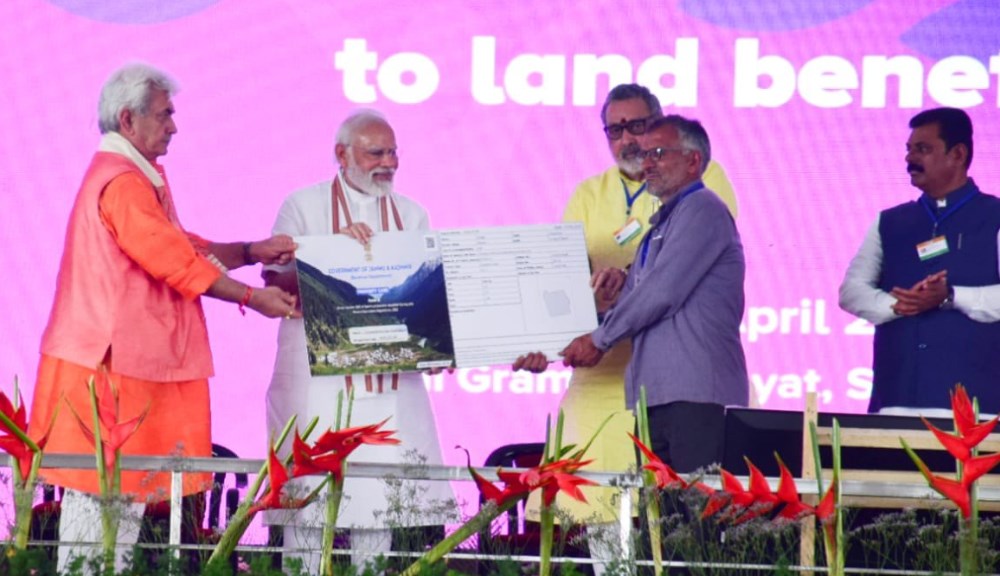 Srinagar becomes first District of the Country to achieve 100% saturation under SVAMITVA Yojana
